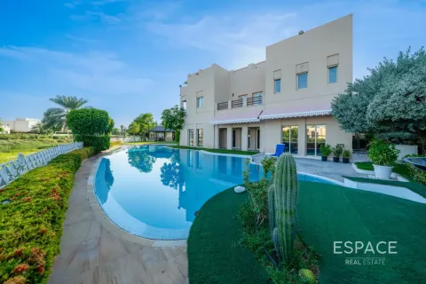 Villa in Meadows, Dubai 6 bedrooms, 596 sq.m. № 122369