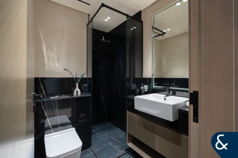 Apartment in Business Bay, Dubai 2 bedrooms, 123 sq.m. № 91488 - photo 12