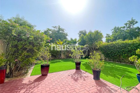 Villa in The Lakes, Dubai 3 bedrooms, 244 sq.m. № 43982