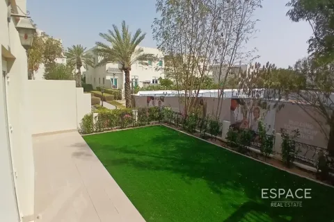 Villa en Quortaj, Al Furjan, Dubai, 3 dormitorios, 283 m², № 122628 - foto 15