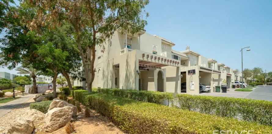 Villa en Quortaj, Al Furjan, Dubai, 3 dormitorios, 283 m², № 122628