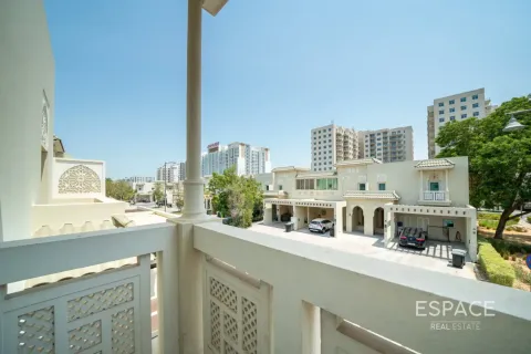 Villa en Quortaj, Al Furjan, Dubai, 3 dormitorios, 283 m², № 122628 - foto 16