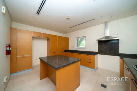 Villa en Quortaj, Al Furjan, Dubai, 3 dormitorios, 283 m², № 122628 - foto 4