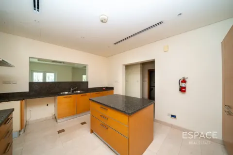 Villa en Quortaj, Al Furjan, Dubai, 3 dormitorios, 283 m², № 122628 - foto 5
