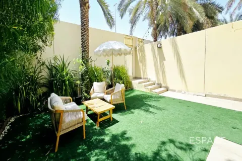 Villa en The Springs, Dubai, 3 dormitorios, 228 m², № 122623 - foto 2