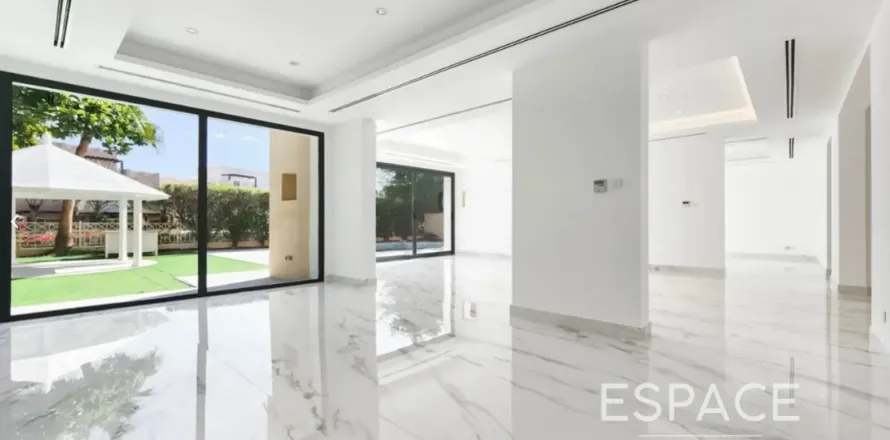 Villa in The Lakes, Dubai 6 bedrooms, 569 sq.m. № 122624
