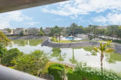 Villa in The Lakes, Dubai 6 bedrooms, 569 sq.m. № 122624 - photo 9