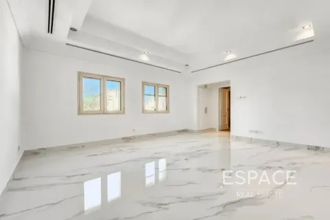 Villa in The Lakes, Dubai 6 bedrooms, 569 sq.m. № 122624 - photo 7