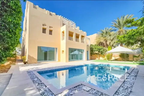 Villa in The Lakes, Dubai 6 bedrooms, 569 sq.m. № 122624 - photo 2