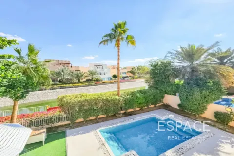 Villa in The Lakes, Dubai 6 bedrooms, 569 sq.m. № 122624 - photo 3