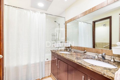 Apartment in Dubai Festival City, Dubai 3 bedrooms, 247.31 sq.m. № 138493 - photo 13
