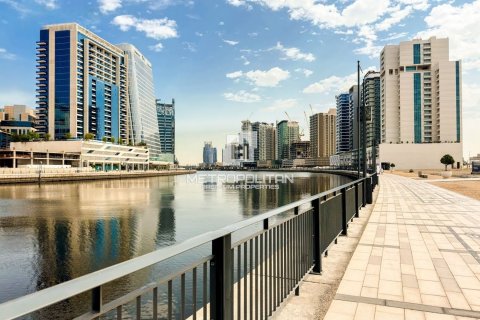 Apartment in Business Bay, Dubai 3 bedrooms, 160 sq.m. № 73064 - photo 28