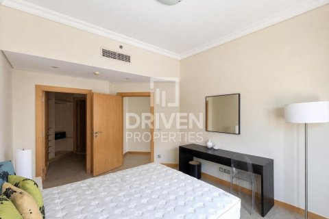 Снять в аренду квартиру в Shoreline Apartments, Пальма Джумейра, Дубай: 2 спальни, 185.53м², № 128557 - фото 6