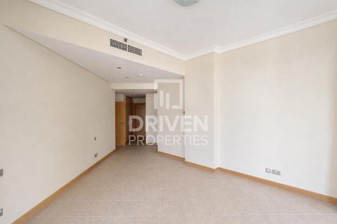 Снять в аренду квартиру в Shoreline Apartments, Пальма Джумейра, Дубай: 2 спальни, 185.53м², № 128557 - фото 10