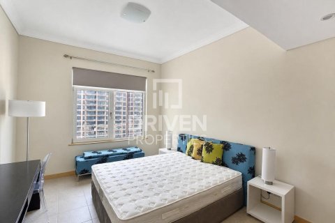 Снять в аренду квартиру в Shoreline Apartments, Пальма Джумейра, Дубай: 2 спальни, 185.53м², № 128557 - фото 4
