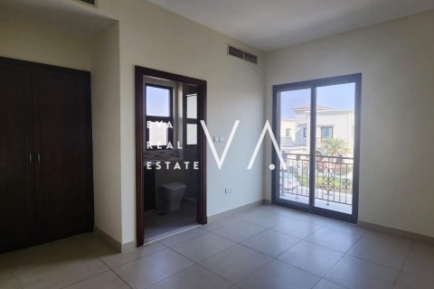 Villa in Dubai 5 bedrooms, 431.99 sq.m. № 52727 - photo 8
