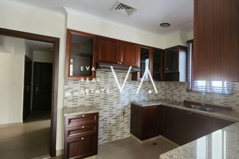 Villa in Dubai 5 bedrooms, 431.99 sq.m. № 52727 - photo 3