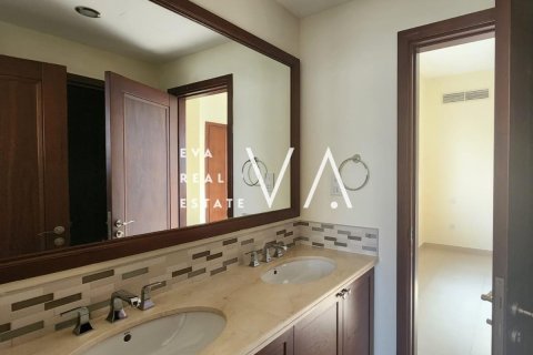Villa in Dubai 5 bedrooms, 431.99 sq.m. № 52727 - photo 11