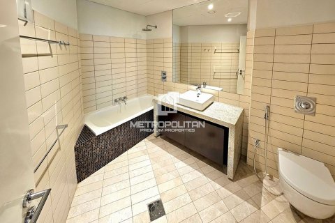Apartment in Sheikh Zayed Road, Dubai 2 bedrooms, 122 sq.m. № 14730 - photo 12