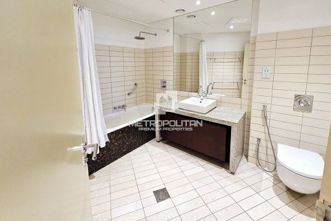 Apartment in Sheikh Zayed Road, Dubai 2 bedrooms, 122 sq.m. № 14730 - photo 11