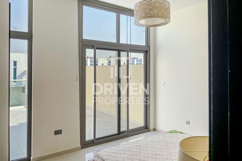 Villa à Dubai, 4 chambres, 151.8 m², № 136587 - photo 4