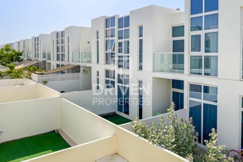 Villa à Dubai, 4 chambres, 151.8 m², № 136587 - photo 12
