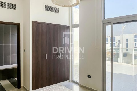 Villa à Dubai, 4 chambres, 151.8 m², № 136587 - photo 5