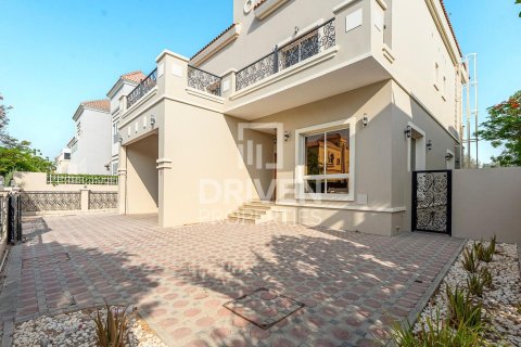 Вилла в The Villa, Дубай, 5 спален, 555м², № 136586