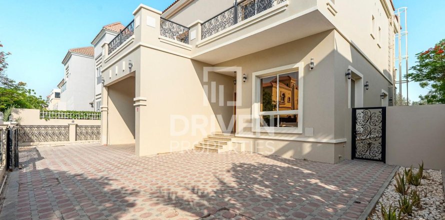 Вилла в The Villa, Дубай, 5 спален, 555м², № 136586