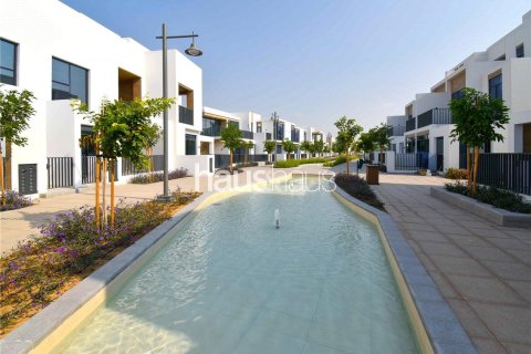 Townhouse in Arabian Ranches 3, Dubai 3 bedrooms, 208 sq.m. № 43792 - photo 8