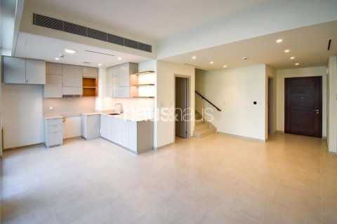Townhouse in Arabian Ranches 3, Dubai 3 bedrooms, 208 sq.m. № 43792 - photo 2