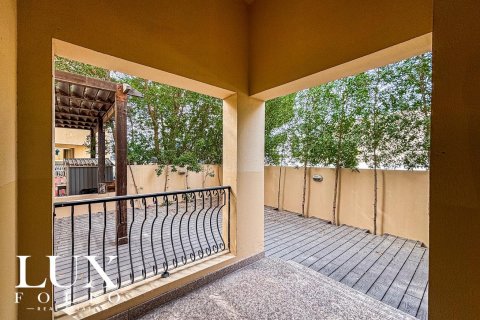 Снять в аренду виллу в Al Barsha 1, Аль-Барша, Дубай: 5 спален, 354м², № 46461 - фото 17
