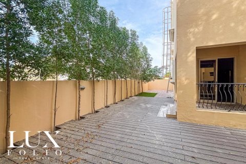Снять в аренду виллу в Al Barsha 1, Аль-Барша, Дубай: 5 спален, 354м², № 46461 - фото 18