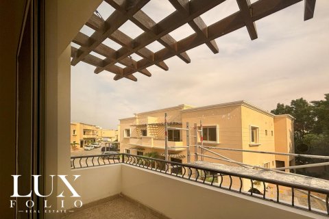 Снять в аренду виллу в Al Barsha 1, Аль-Барша, Дубай: 5 спален, 354м², № 46461 - фото 15
