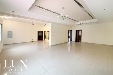 Снять в аренду виллу в Al Barsha 1, Аль-Барша, Дубай: 5 спален, 354м², № 46461 - фото 9