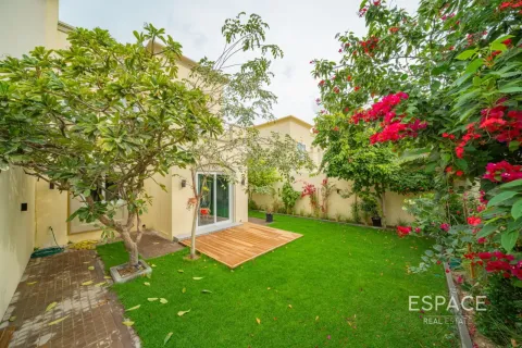 Вилла в The Springs, Дубай, 2 спальни, 177м², № 122817