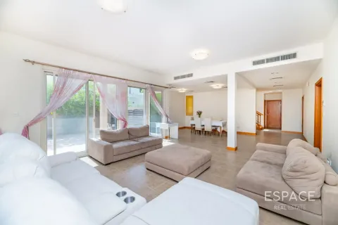 Villa en Saheel, Arabian Ranches, Dubai, 3 dormitorios, 309 m², № 122811 - foto 4