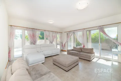Villa en Saheel, Arabian Ranches, Dubai, 3 dormitorios, 309 m², № 122811 - foto 3