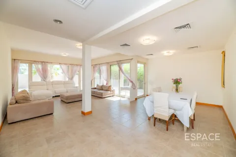 Villa en Saheel, Arabian Ranches, Dubai, 3 dormitorios, 309 m², № 122811 - foto 5