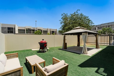 Townhouse in Dubai 3 bedrooms, 152 sq.m. № 139585 - photo 3