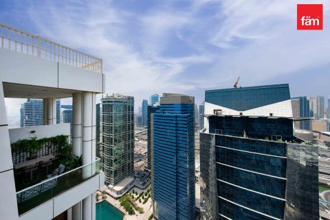 Apartment in Dubai 4 bedrooms, 333 sq.m. № 139583 - photo 8