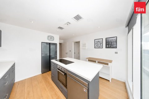 Apartment in Dubai 4 bedrooms, 333 sq.m. № 139583 - photo 12