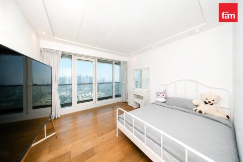 Apartment in Dubai 4 bedrooms, 333 sq.m. № 139583 - photo 10