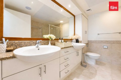 Apartment in Dubai Marina, Dubai 3 bedrooms, 233.7 sq.m. № 124996 - photo 12