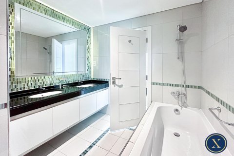 Снять в аренду квартиру в Дубай Марине, Дубай: 2 спальни, 121м², № 46241 - фото 12