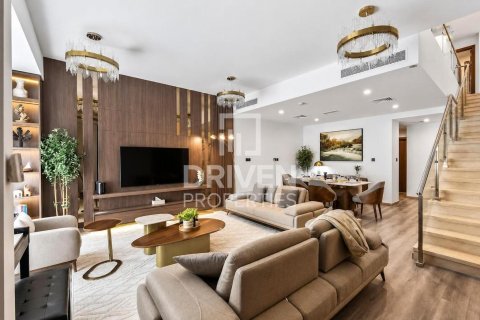 Таунхаус в District 12, Джумейра Вилладж Серкл, Дубай, 3 спальни, 146.42м², № 136828