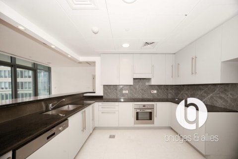 Apartment in DIFC, Dubai 3 bedrooms, 194 sq.m. № 101354 - photo 13