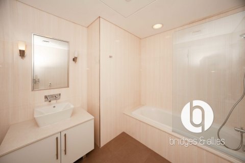 Apartment in DIFC, Dubai 3 bedrooms, 194 sq.m. № 101354 - photo 20
