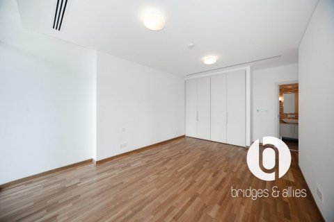 Apartment in DIFC, Dubai 3 bedrooms, 194 sq.m. № 101354 - photo 11
