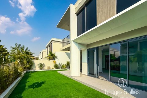 Villa in Tilal Al Ghaf, Dubai 4 bedrooms, 377 sq.m. № 101352 - photo 18